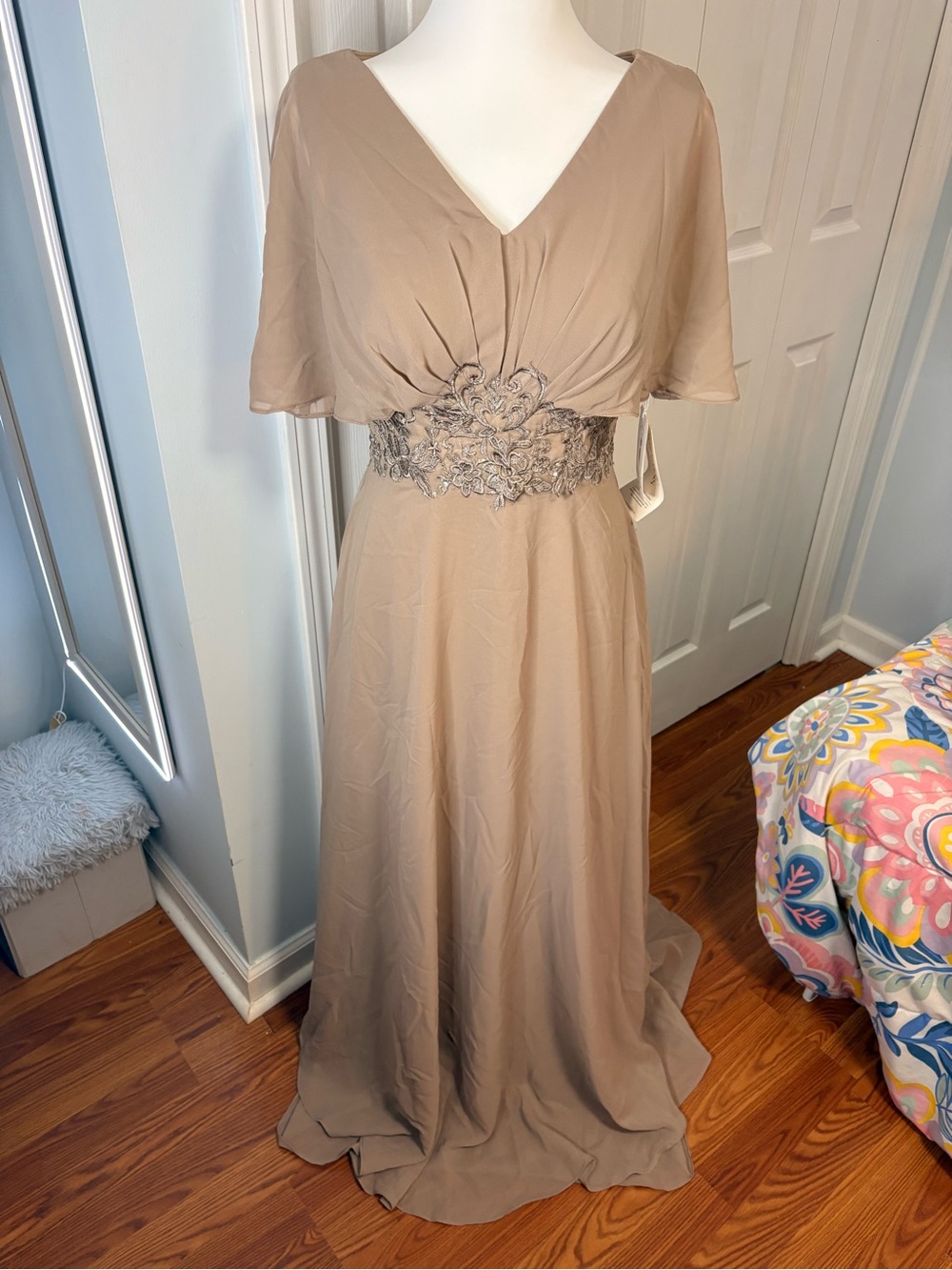Elegant Taupe V-Neck Evening Dress with Embroidered Waist